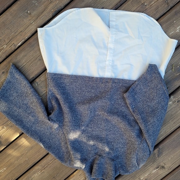 Size Medium sweater - Picture 3 of 5